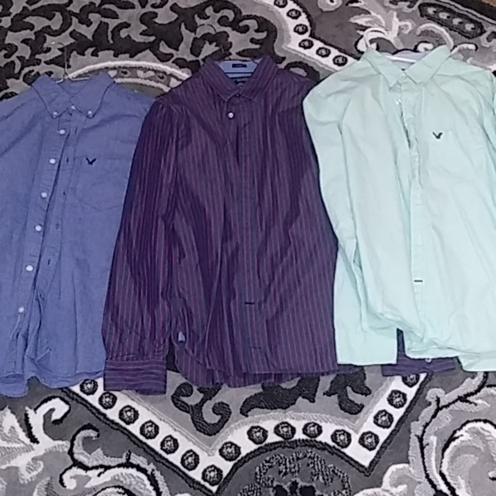 3 American Eagle button downs EUC